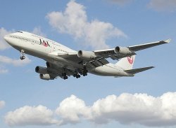 JAL Boeing 747-400 in a superseded colour scheme